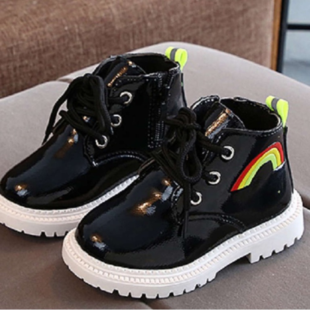 NWT Toddler Girls Faux Leather Combat Boots Size 9 Black Patent Rainbow Side Zip